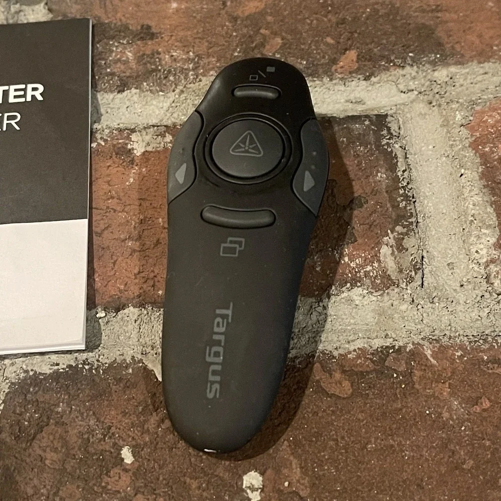 Targus Wireless Presenter Laser Pointer Remote Powerpoint Office Slide Advancer